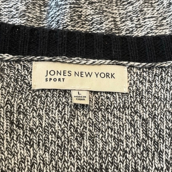 Jones New York Pullover Grey Marbled Sweater With Front Pockets - Size: L - Picture 4 of 4